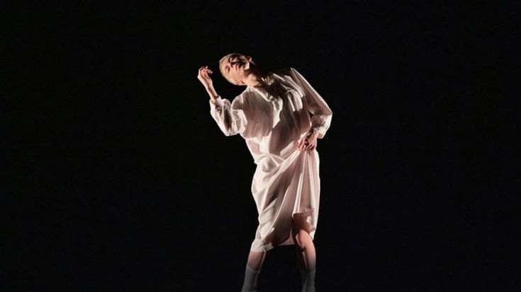“Prima onda”, un’isola di storie tra danza e teatro