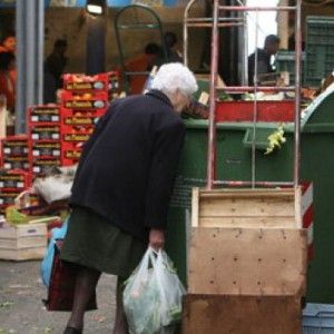 Un disegno di legge popolare contro la povertà: social card per 250 mila famiglie siciliane