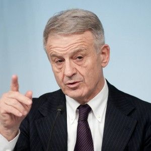 Arrestato l'ex ministro Clini:<br />avrebbe distratto 3 milioni