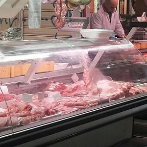 Bergamo, lei macrobiotica e lui carnivoro: il tribunale decide l'alimentazione del figlio