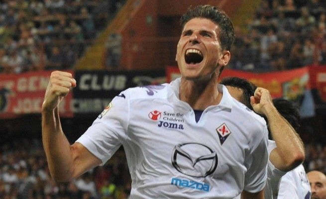 Tanti sorrisi e una rovesciata<br />cos&igrave;' il primo allenamento di Gomez