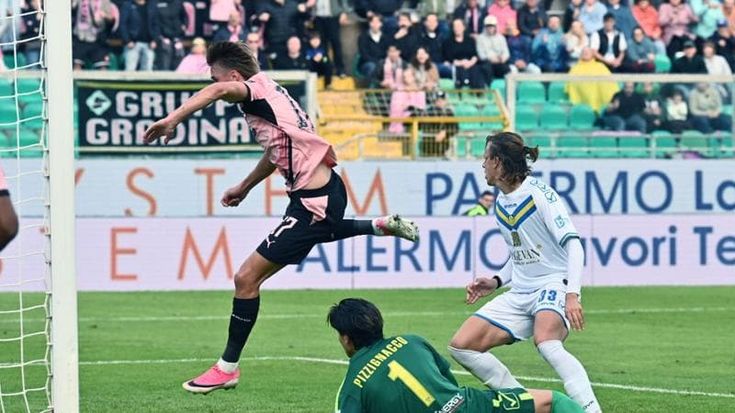 Il Palermo batte anche la Carrarese: un 2 a 1 per continuare a volare in classifica