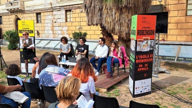 Palermo, Isola Robinson. I ragazzi sul palco: "Il libro? Un posto  in cui sentirsi al sicuro"