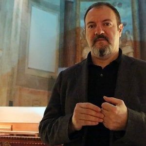 Bologna, Carlo Lucarelli lascia la scuola di scrittura che aveva fondato