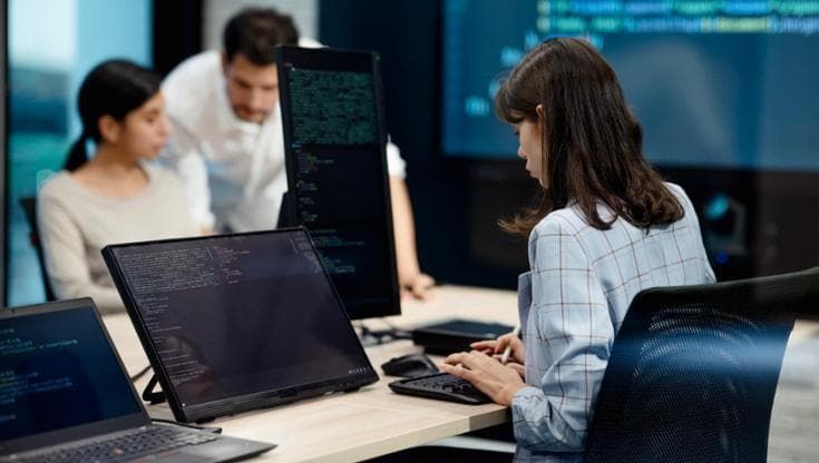 Lavoro e IA: le 100 professioni emergenti raccontate in una guida