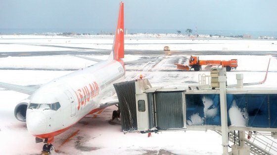 Corea del sud, 90 mila persone bloccate in un'isola per la neve