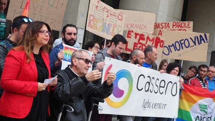 Elettori ai seggi non più divisi per genere: la novità nata dal Cassero di Bologna