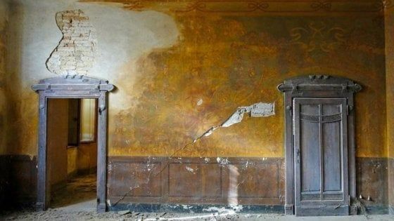 In una villa abbandonata nel Fiorentino spuntano gli affreschi di Galileo Chini