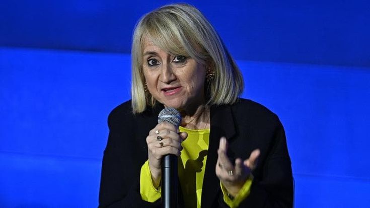 Luciana Littizzetto fa ironia su Meloni e il Papa: “Ci manca solo Mattarella che...”