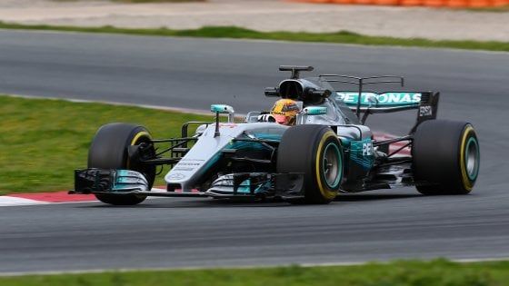 F1, prima vittoria Ferrari: Fia boccia sospensioni Mercedes e Red Bull