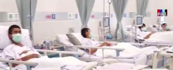 Thailandia, pompe rotte subito dopo il salvataggio. Le prime immagini dei ragazzi