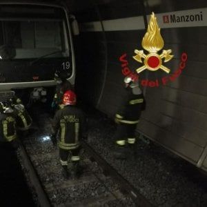 Roma, uomo muore investito da metro, disagi e blocchi di circolazione sulla linea A 
