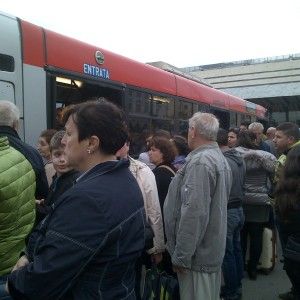 Caos metro, interrotta la linea A per guasti e malori