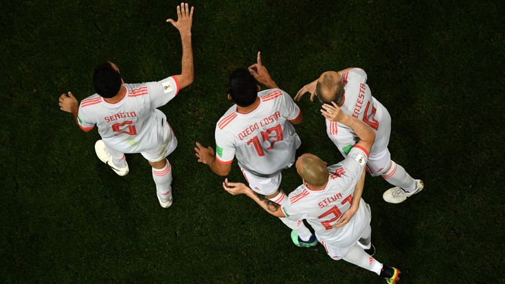 “Iniesta è bellezza ma il calcio premia i campioni narcisi”