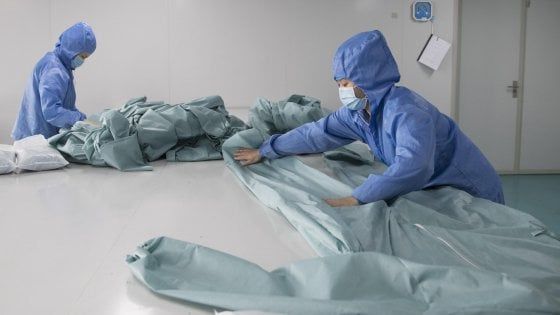 "Il Coronavirus non si trasmette via posta". L'Oms smaschera le fake news più diffuse