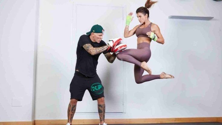 Elisabetta Canalis kickboxer, la sfida alla Reggia di Venaria