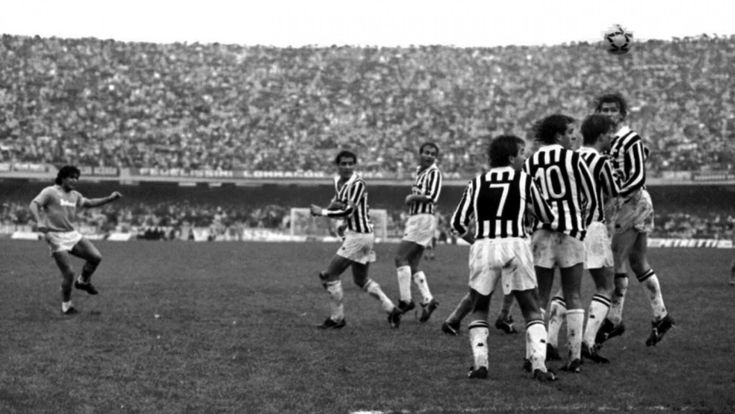 Maradonapoli, i miracoli a gettone di Diego