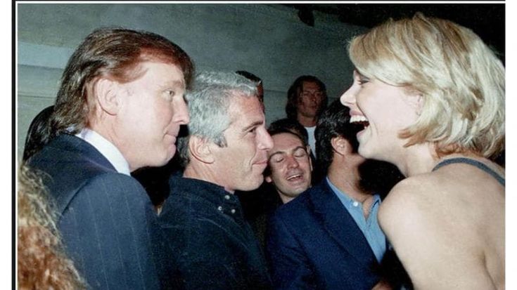Epstein, le nuove foto imbarazzano Trump. E non solo