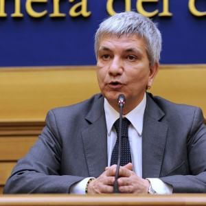 Curia e gay, Vendola attacca "Nel Pd troppe ambiguità"