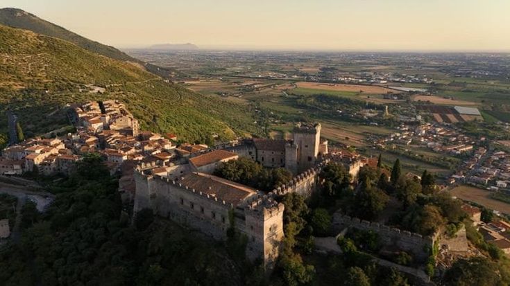 Alla corte dei Caetani, musica e teatro tra il Giardino di Ninfa e il castello di Sermoneta