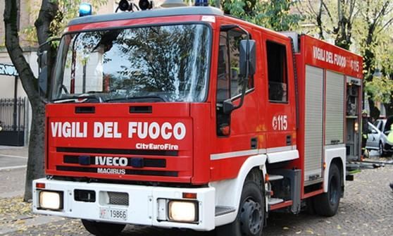 Canavese, incendiata la porta del campanile di Mazz&egrave;