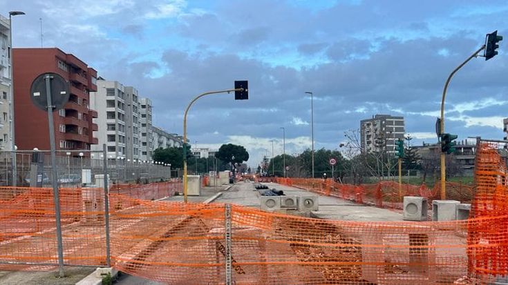 Bari, imprevisto a cantiere di via Gentile, ancora un mese di lavori: disagi alla circolazione