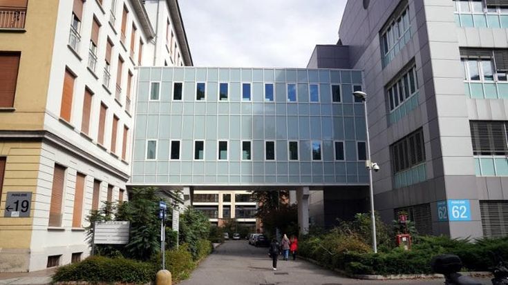 Mensa chiusa per medici e infermieri: all’ospedale Sacco è cominciata la rivolta della schiscetta