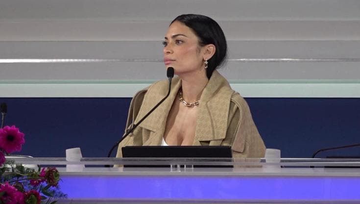 Sanremo, Elodie: "Le polemiche su Meloni? Me ne fotto. Ho un quaderno dove scrivo le cose che dico"