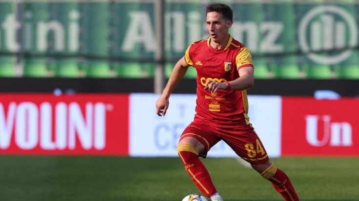 Il Palermo punta il difensore Cassandro e valuta l’ala del Mantova Bragantini