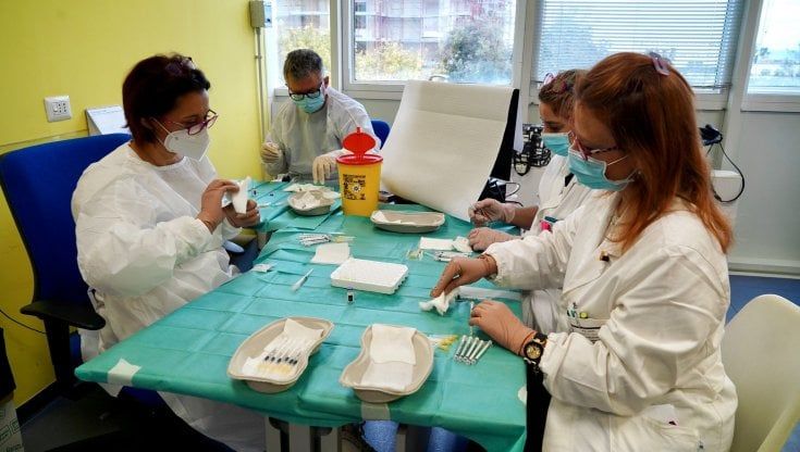 Bari, poliambulatorio di Japigia il sabato diventa hub vaccinale dedicato ai medici di base