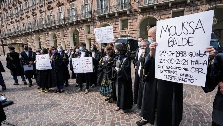 Thierno Balde: “Mio fratello suicida nel Cpr nell'indifferenza generale: voleva solo essere aiutato”
