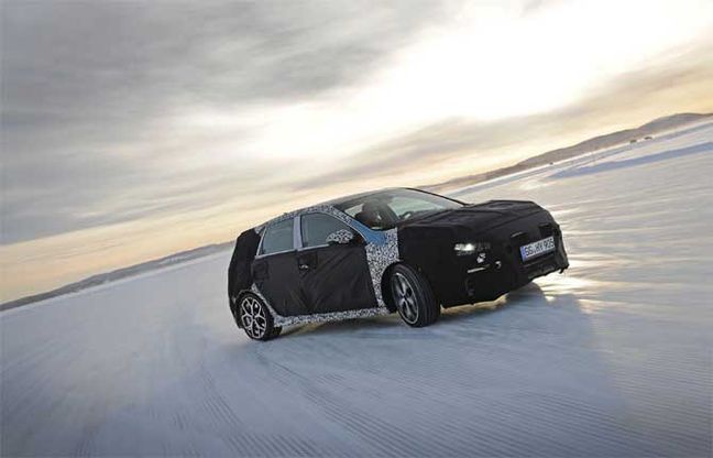 Nuova Hyundai i30 N al festival dei "traversi"