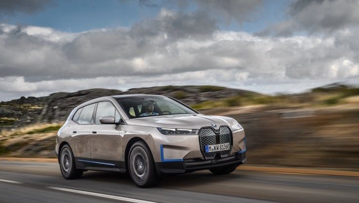Formula iX, ecco l'auto del futuro elettrico Bmw