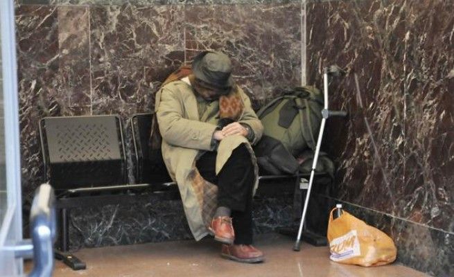 Ancora freddo e sabato neve<br />Stazione aperta per i clochard