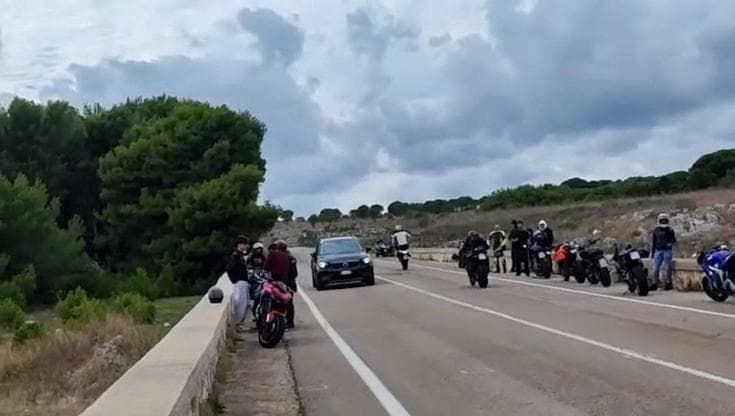 Corse clandestine in Salento, ipotesi di chiudere la litoranea alle moto per 6 mesi