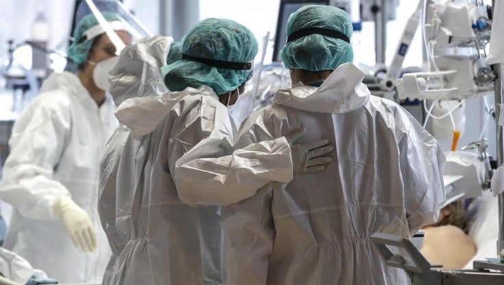 Covid Italia, il bollettino del 18 marzo 2022:  76.250 casi e 165 morti