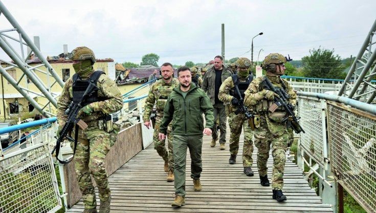 Kiev, incidente d'auto per Zelensky. Il portavoce: "Un attentato? Improbabile" 