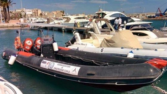 Bari, rubato l'ex gommone dei contrabbandieri: era affidato ai volontari per la pulizia del fondale