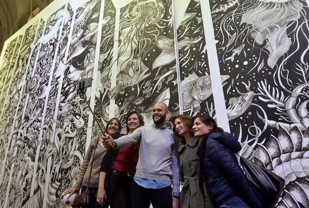 Parma, i murales animano l'Ospedale Vecchio