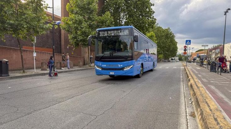 Bus in Toscana, per annullare gli aumenti bonus agli abbonati annuali