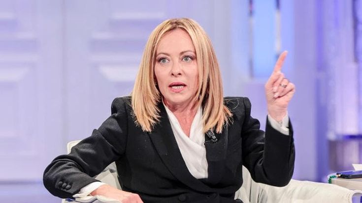 Premier sulla scheda e fine dei collegi uninominali: la mossa di Meloni contro il campo largo