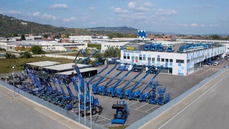Con un piano da 170 milioni Mollo rafforza la leadership in gru e mezzi da cantiere