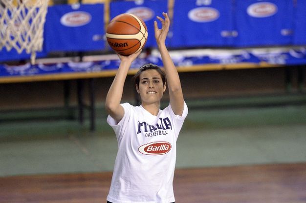 Basket, sul parquet con Miss Italia: allenamento speciale per le azzurre