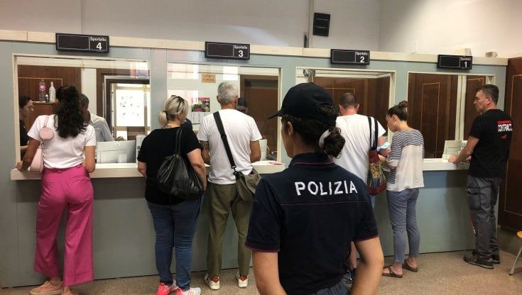Passaporti a rilento, protesta la Federazione Turismo di Confcommercio