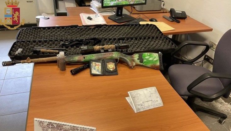 Siena, dopo lite stradale insegue per 20 chilometri un automobilista fingendosi poliziotto