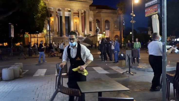 Sicilia "gialla", l'ordinanza di Musumeci: riaprono negozi, bar e ristoranti la domenica, via libera a spostamenti fra Comuni