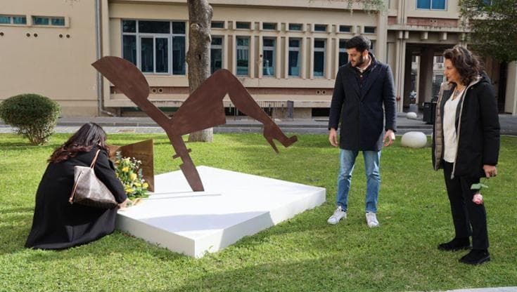 Fiori all’Università di Messina per Sara e Lorena nell’anniversario dei femminicidi