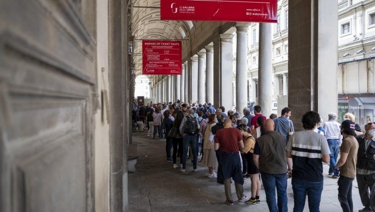 Uffizi, la strada non è l’accesso free ma il welfare culturale