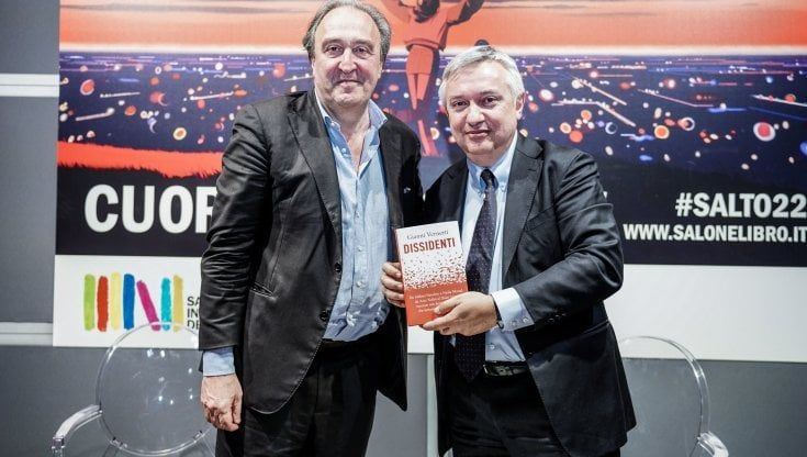 Salone del libro di Torino 2022, Molinari presenta il libro di Vernetti: "Così la lotta per i diritti mina le autocrazie"