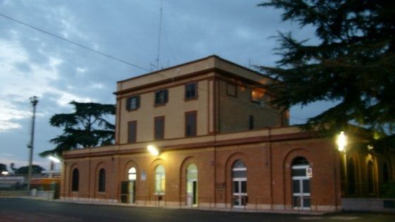 Cerignola, un altro assalto da Far West: treno merci nel mirino, ma i rapinatori sbagliano vagoni